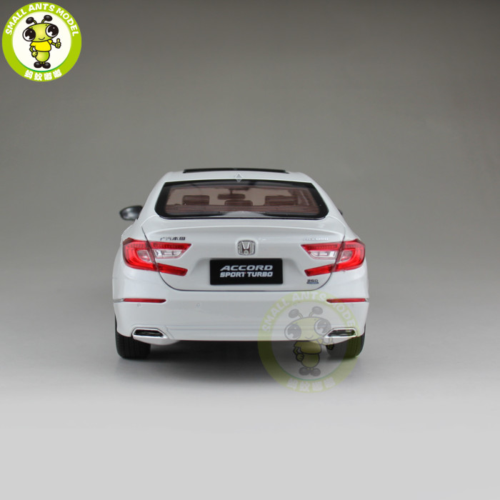 1/18 Honda Accord 10th Sedan Diecast Metal Car Model Toys Boy Girl Gift Collection Hobby White