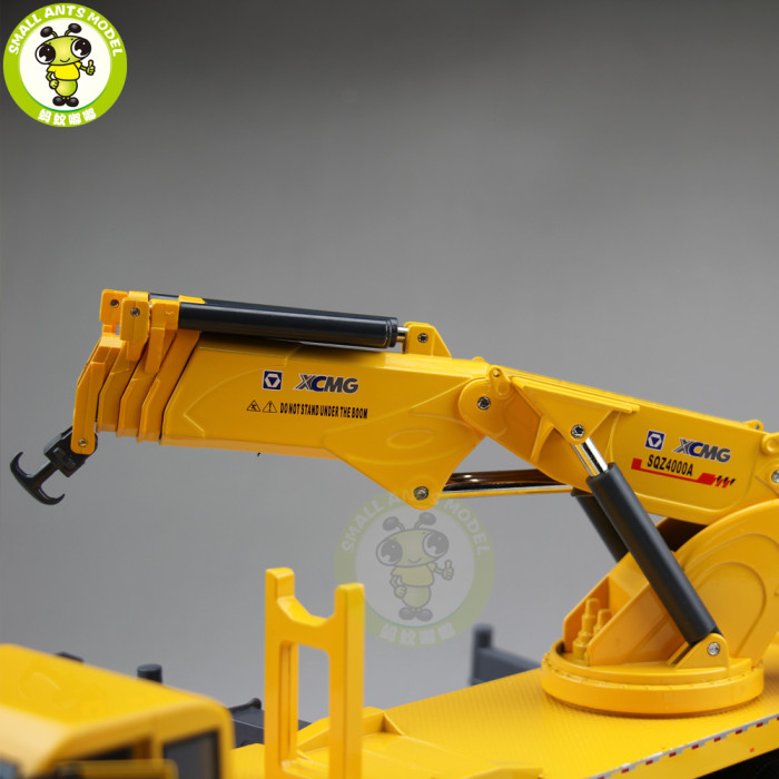 1/35 XCMG Articulated Truck Crane Construction Machinery Diecast Model Car Truck