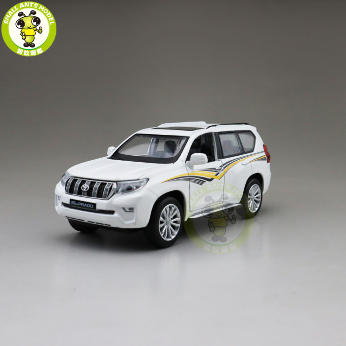 1/32 CAIPO 2019 Toyota Land Cruiser Prado Diecast SUV Car Model Toys for kids children Sound Lighting Pull Back gifts
