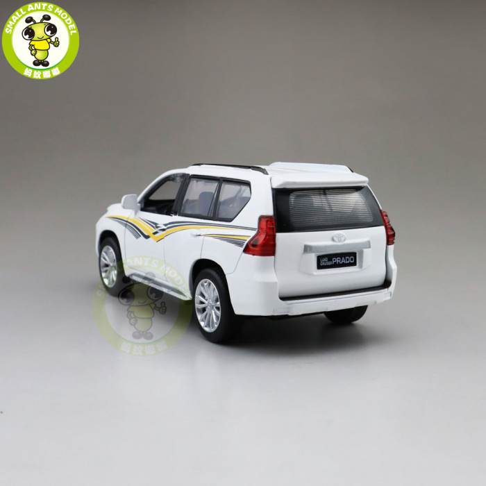 1/32 CAIPO 2019 Toyota Land Cruiser Prado Diecast SUV Car Model Toys for kids children Sound Lighting Pull Back gifts