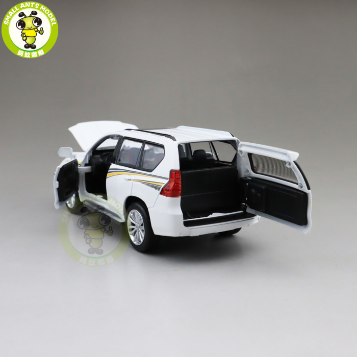 1/32 CAIPO 2019 Toyota Land Cruiser Prado Diecast SUV Car Model Toys for kids children Sound Lighting Pull Back gifts