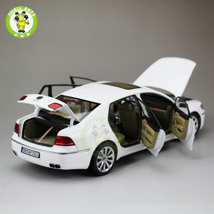 1/18 Welly GTAutos VW Volkswagen Phaeton W12 Diecast Model Car