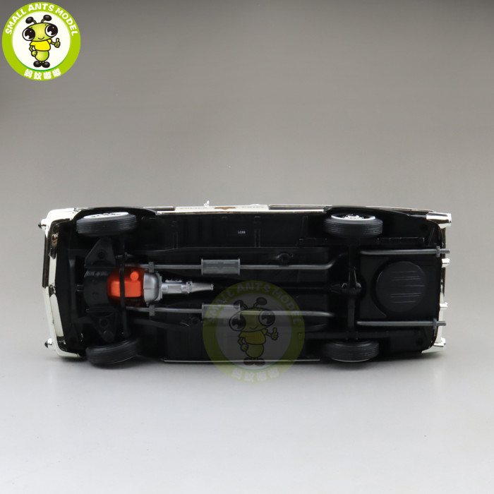 1/18 1957 Chevrolet BEL AIR Police Version Road Signature Diecast Model Car Toys