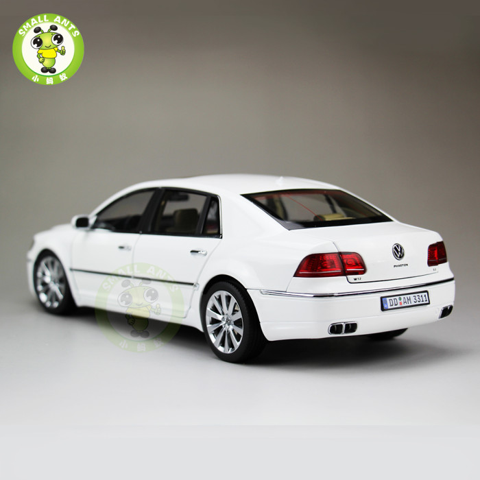 1/18 Welly GTAutos VW Volkswagen Phaeton W12 Diecast Model Car