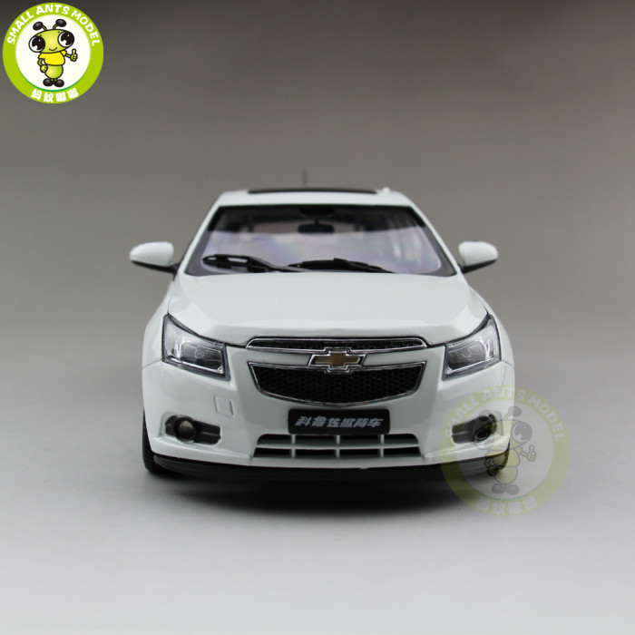 1/18 Chevrolet Cruze Hatchback Diecast Model Car Toys Kids