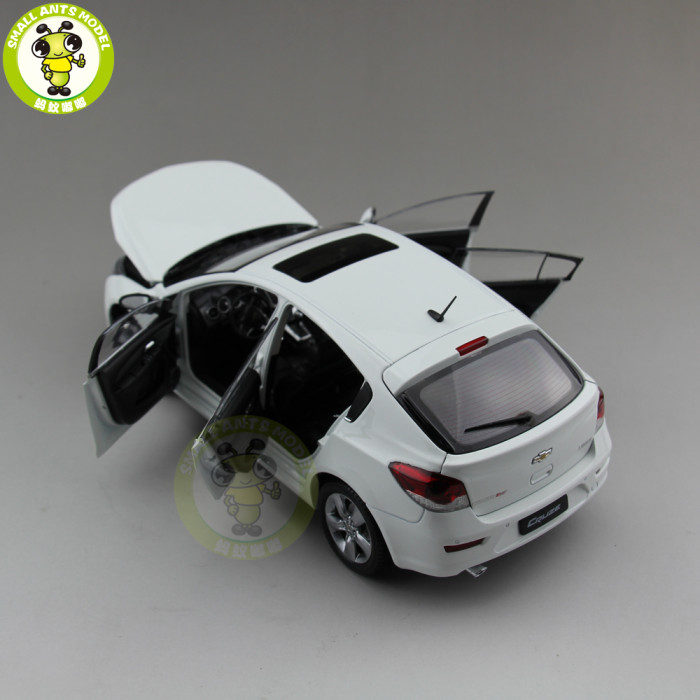 1/18 Chevrolet Cruze Hatchback Diecast Model Car Toys Kids