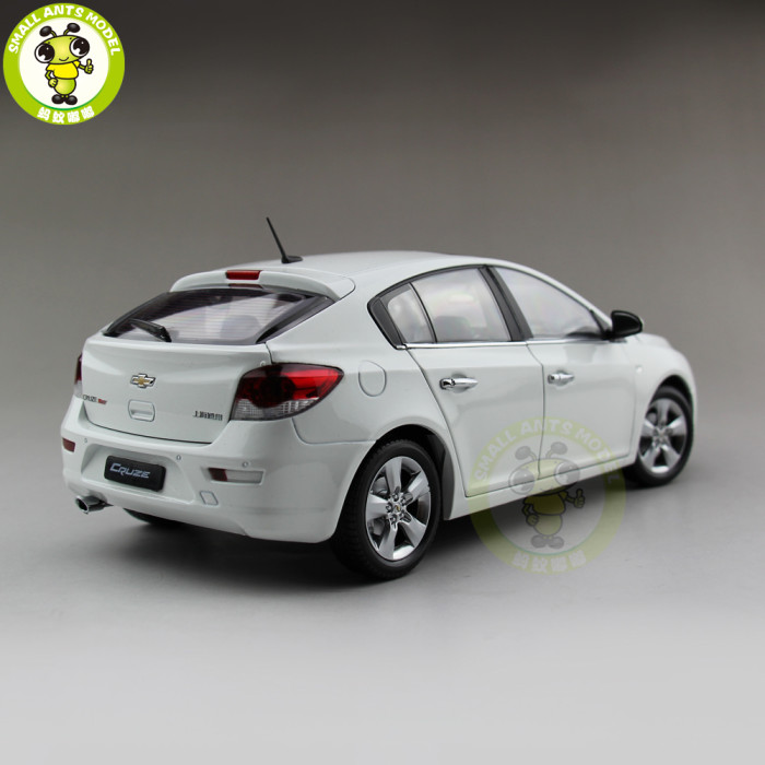 1/18 Chevrolet Cruze Hatchback Diecast Model Car Toys Kids