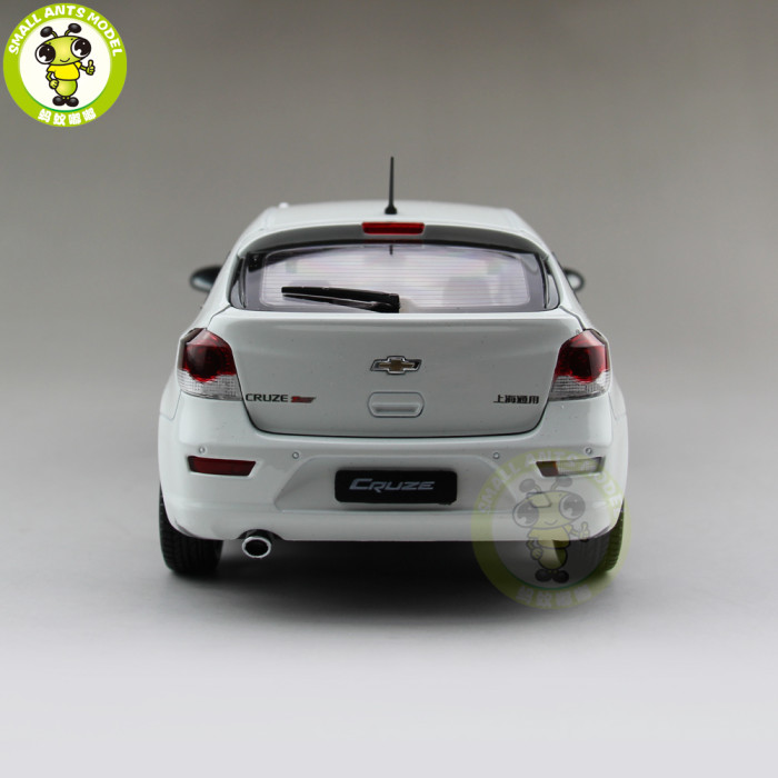 1/18 Chevrolet Cruze Hatchback Diecast Model Car Toys Kids