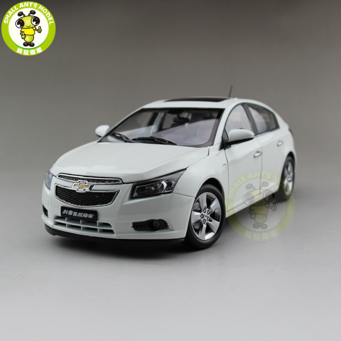 1/18 Chevrolet Cruze Hatchback Diecast Model Car Toys Kids