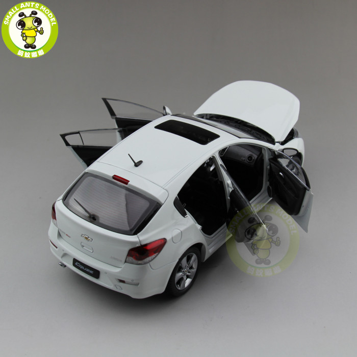 1/18 Chevrolet Cruze Hatchback Diecast Model Car Toys Kids
