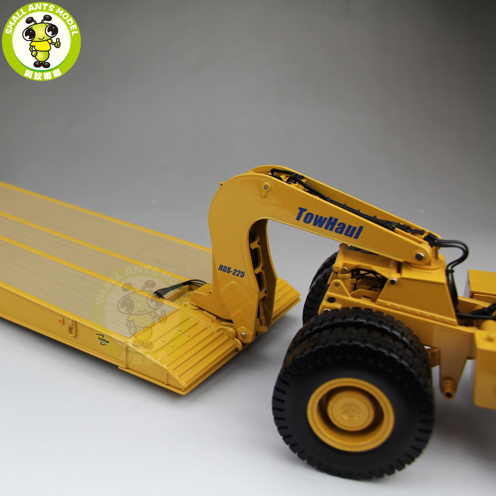 1/50 Caterpillar 784C Tractor With TOWHAUL CLASSIC LOWBOY TRAILER