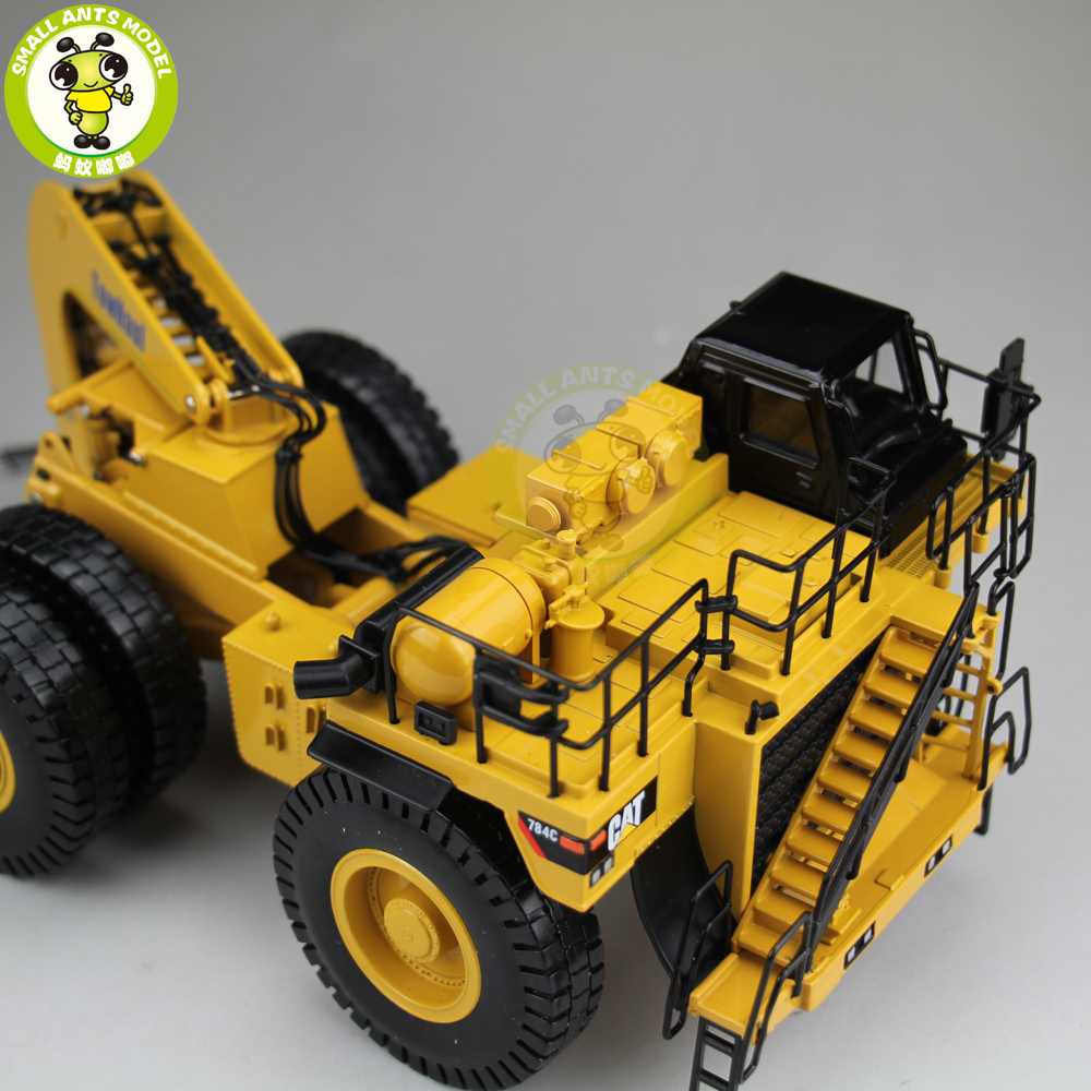 1/50 Caterpillar 784C Tractor With TOWHAUL CLASSIC LOWBOY TRAILER