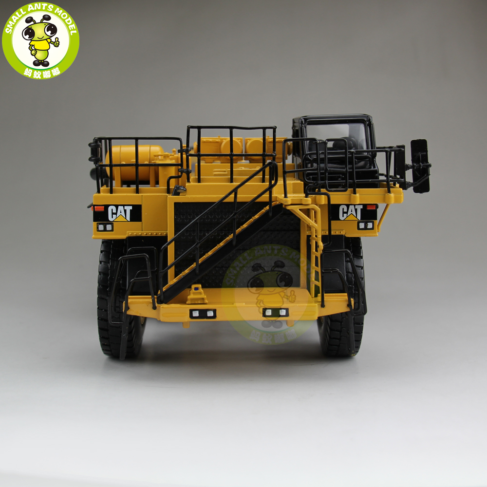 1/50 Caterpillar 784C Tractor With TOWHAUL CLASSIC LOWBOY TRAILER