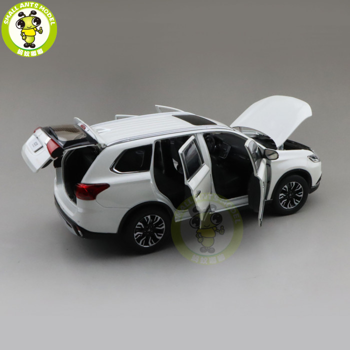 1/18 Mitsubishi New OUTLANDER 2019 Diecast Metal Car SUV Model Toys kids Boy Girl Gift Collection