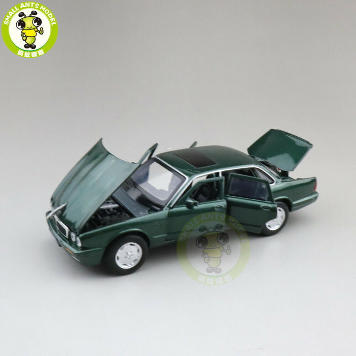 1/32 Jackiekim Jaguar XJ6 XJ-6 Diecast Metal Model Car Toys for Kids Boys Gifts