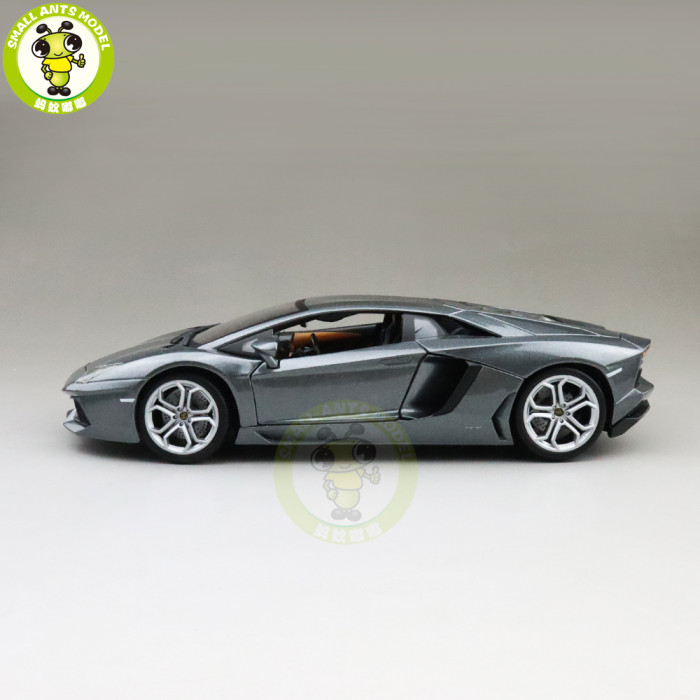 1/18 Lamborghini Aventador LP700-4 Bburago 11033 Diecast Model Racing Car Toys Kids Gifts