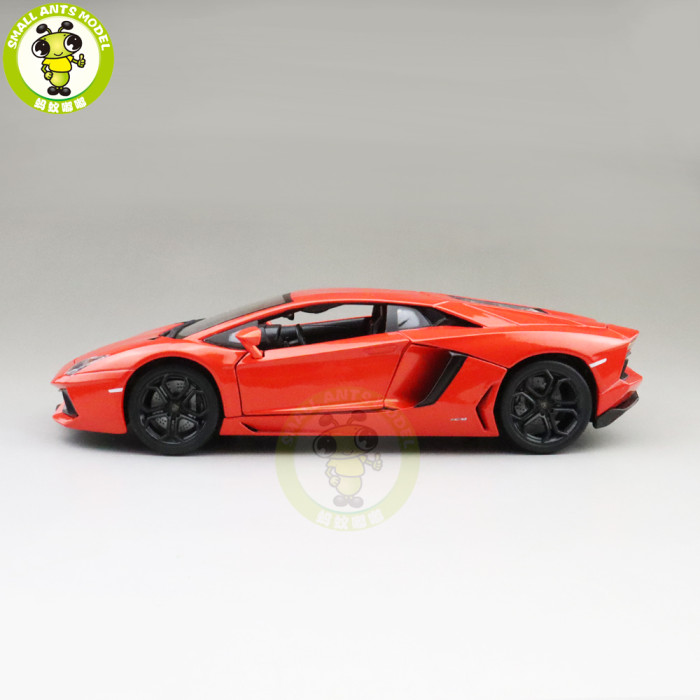 1/18 Lamborghini Aventador LP700-4 Bburago 11033 Diecast Model Racing Car Toys Kids Gifts