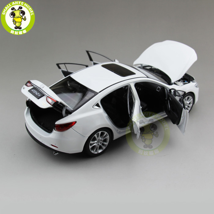 1/18 Mazda 6 ATENZA Diecast Car Model Toy for kids Boy Girl Gift Collection White