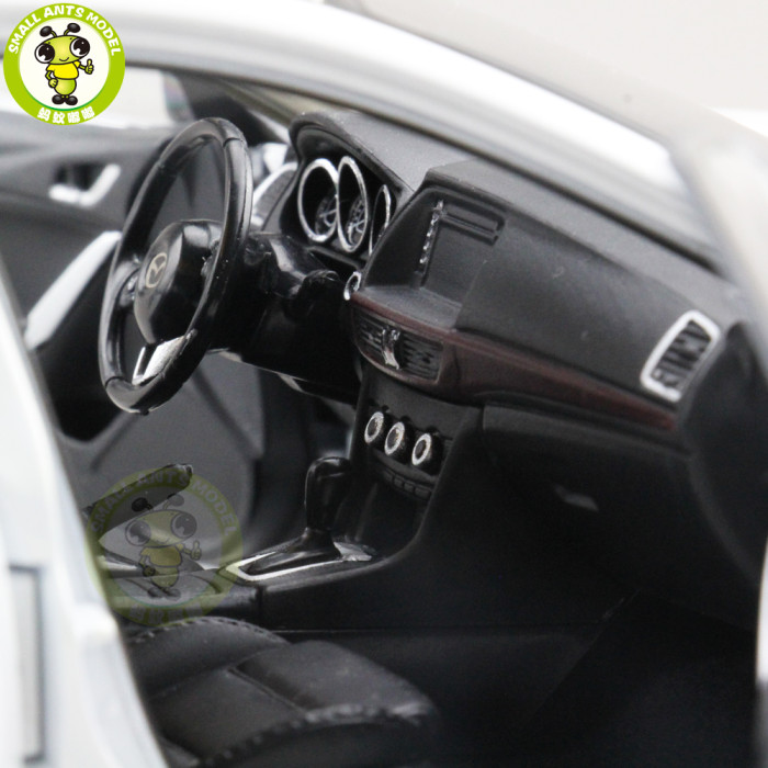 1/18 Mazda 6 ATENZA Diecast Car Model Toy for kids Boy Girl Gift Collection White