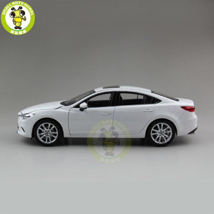 1/18 Mazda 6 ATENZA Diecast Car Model Toy for kids Boy Girl Gift Collection White