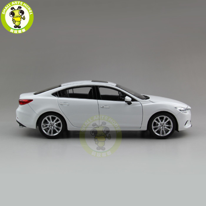1/18 Mazda 6 ATENZA Diecast Car Model Toy for kids Boy Girl Gift Collection White