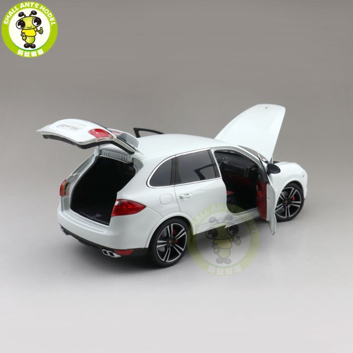 1/18 Minichamps Porsche CAYENNE Turbo S 2013 Diecast Model Toys Car Gifts