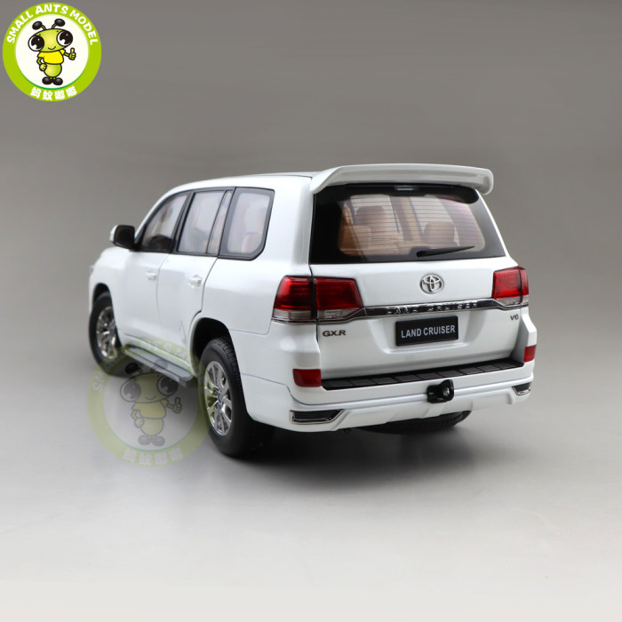 1/18 Toyota Land Cruiser 200 LC200 KENGFAI Diecast SUV Car Model Toys Boys Girls gifts