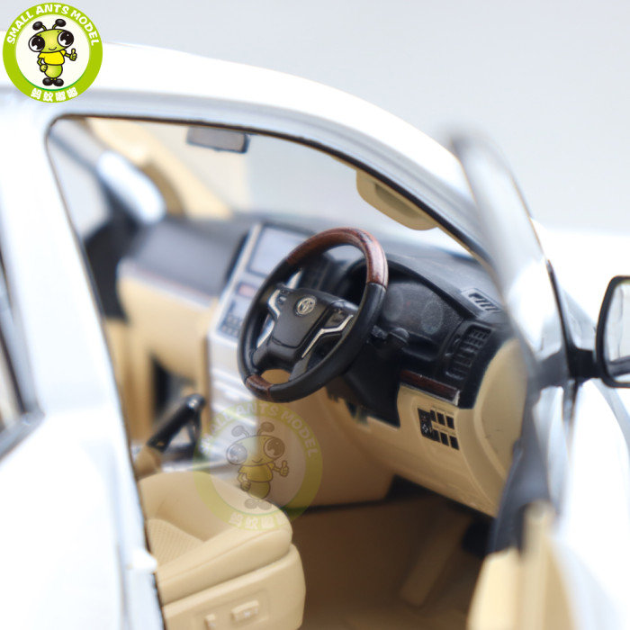1/18 Toyota Land Cruiser 200 LC200 KENGFAI Diecast SUV Car Model Toys Boys Girls gifts