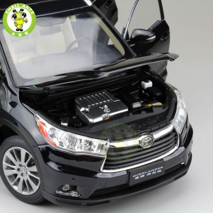 1:18 Toyota Highlander 2015 Diecast SUV Car Model White Color