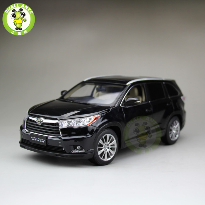 1:18 Toyota Highlander 2015 Diecast SUV Car Model White Color