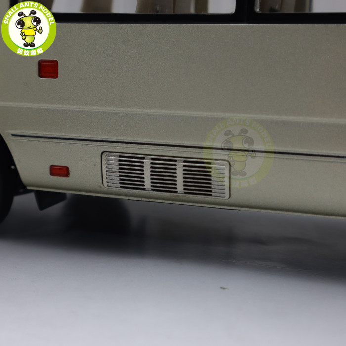1/24 Toyota COASTER Bus Diecast Model Toys Car Bus Boys Girls Gifts