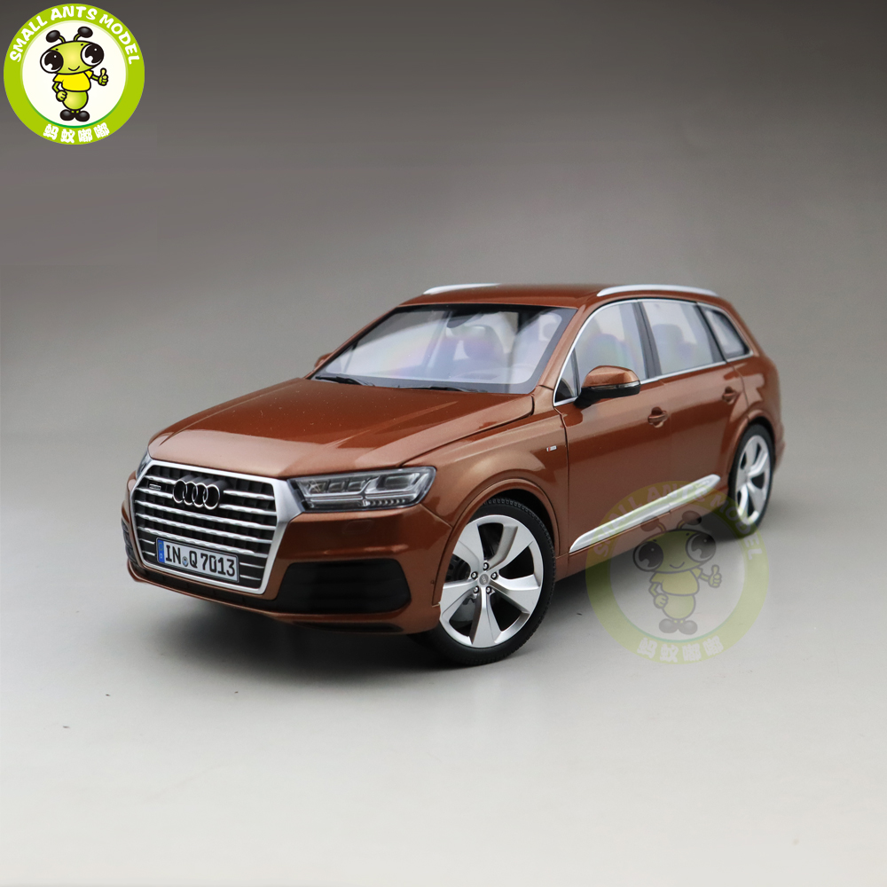 1/18 Minichamps Audi Q7 Almost Real Diecast Metal Car SUV Model