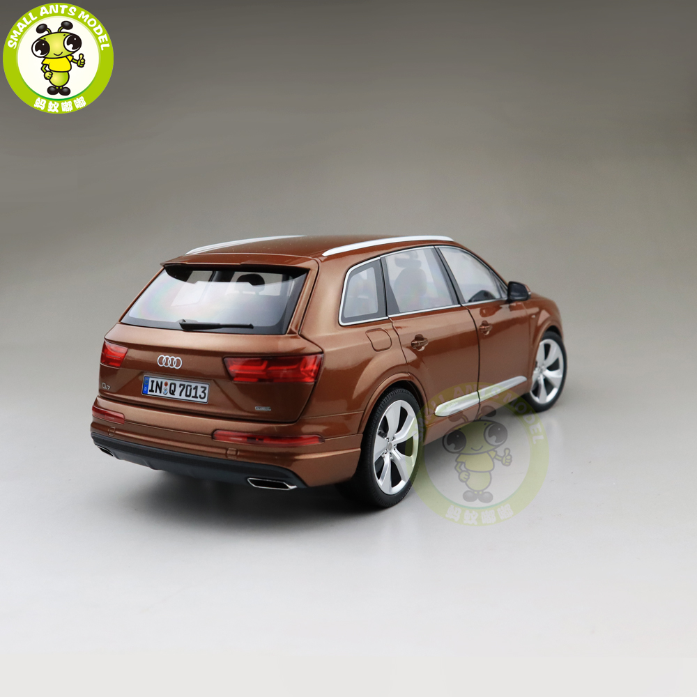 1/18 Minichamps Audi Q7 Almost Real Diecast Metal Car SUV Model