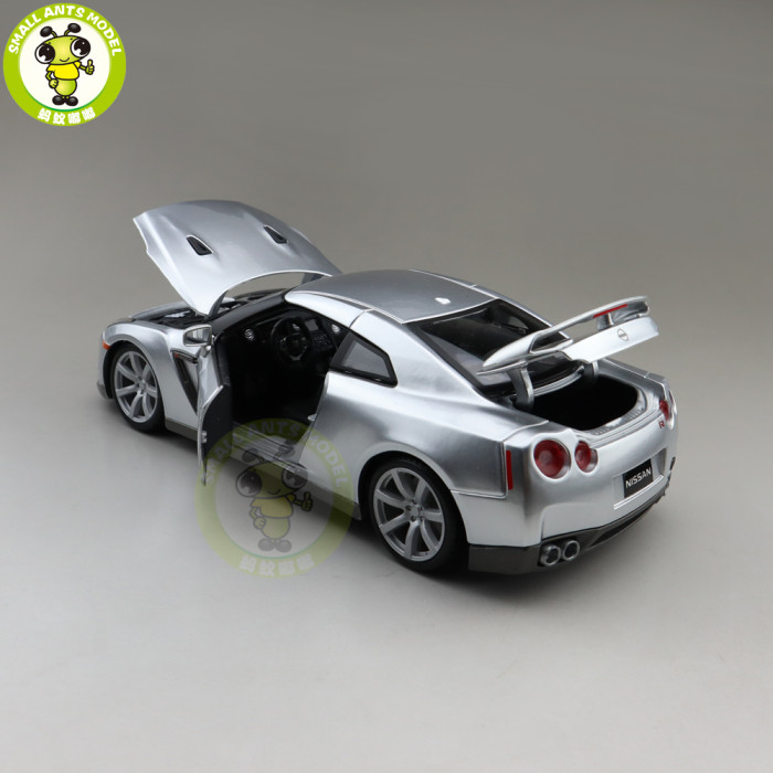 1/18 Nissan GT-R GT R 2009 Bburago 12079 Diecast Model Car Toys Boys Girls Gifts