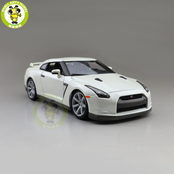 1/18 Nissan GT-R GT R 2009 Bburago 12079 Diecast Model Car Toys Boys Girls Gifts