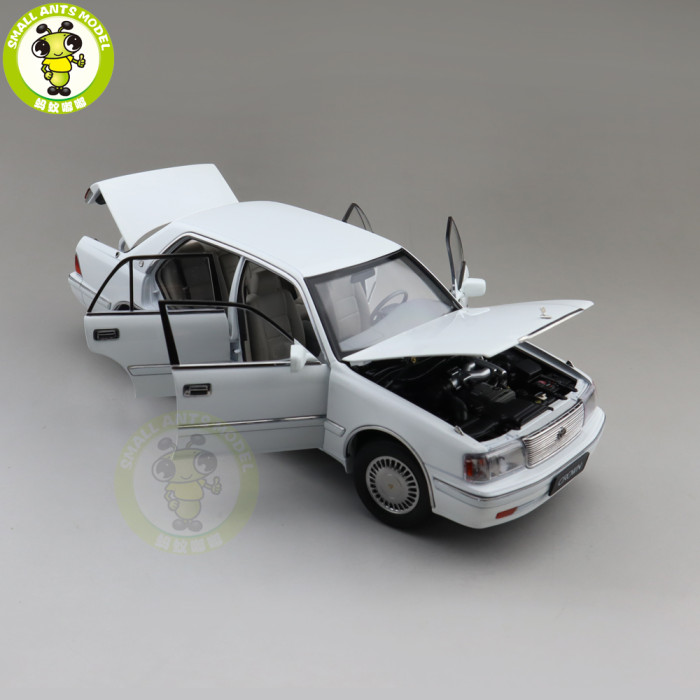 1/18 KENGFAI Toyota Crown 155 Diecast Model Car Toys Boys Girls Gifts