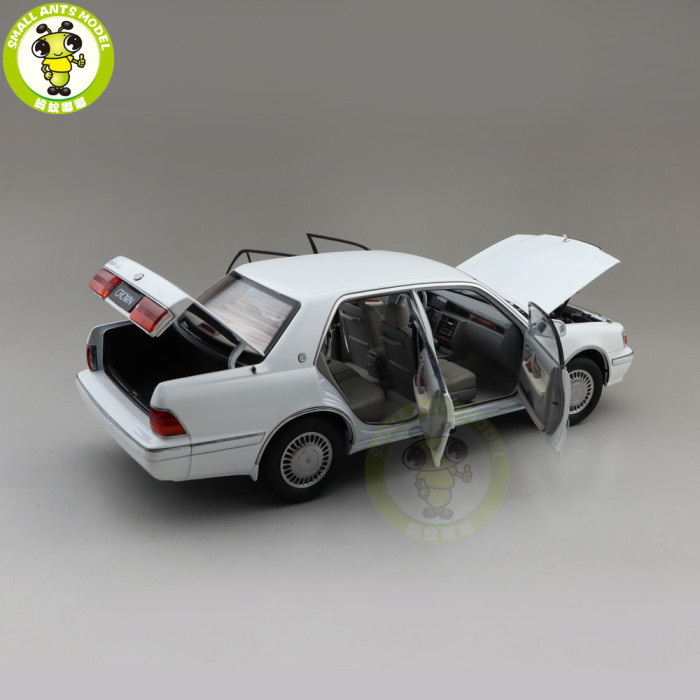 1/18 KENGFAI Toyota Crown 155 Diecast Model Car Toys Boys Girls Gifts