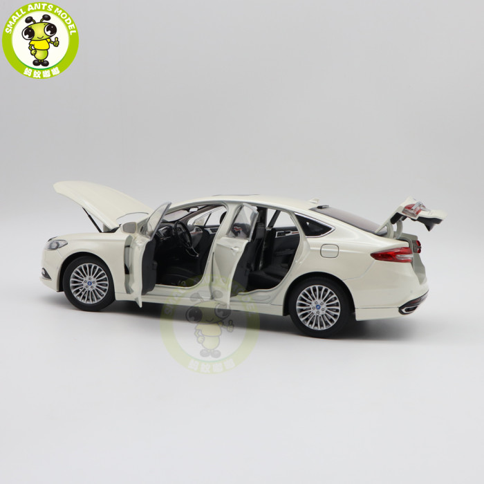 1/18 Ford New Mondeo 2017 Diecast Metal Car Model Toys for kids Boy Girl Gift Collection