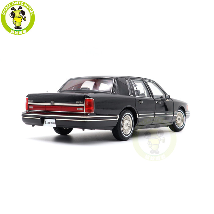 1/18 Lincoln Town Car 1990 Second Generation FN36/116 Diecast Model Toy Cars Boys Girls Gifts
