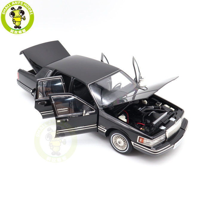 1/18 Lincoln Town Car 1990 Second Generation FN36/116 Diecast Model Toy Cars Boys Girls Gifts