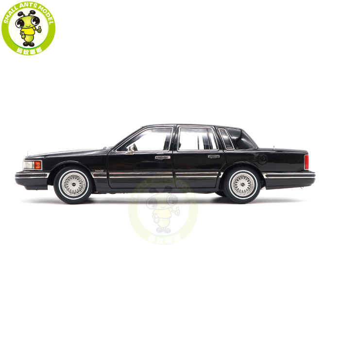 1/18 Lincoln Town Car 1990 Second Generation FN36/116 Diecast Model Toy Cars Boys Girls Gifts