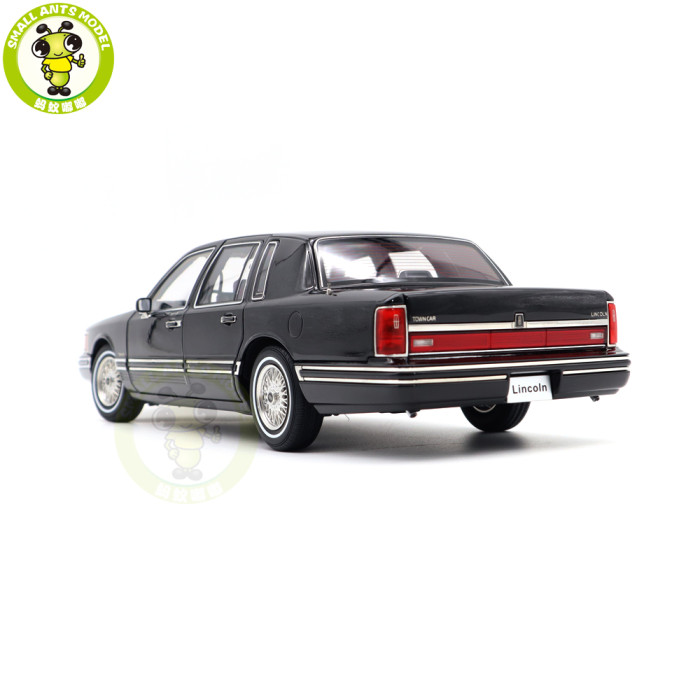 1/18 Lincoln Town Car 1990 Second Generation FN36/116 Diecast Model Toy Cars Boys Girls Gifts
