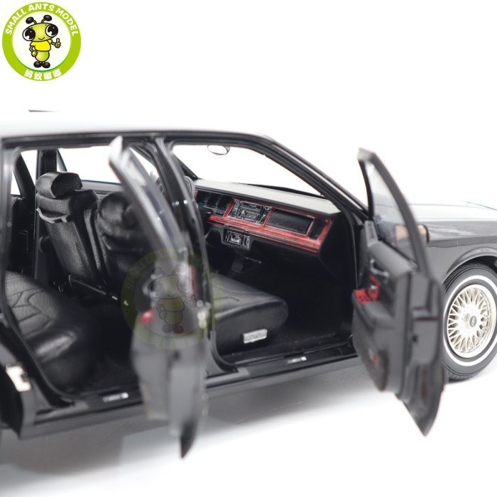 1/18 Lincoln Town Car 1990 Second Generation FN36/116 Diecast Model Toy Cars Boys Girls Gifts