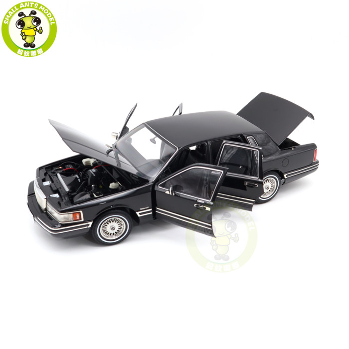1/18 Lincoln Town Car 1990 Second Generation FN36/116 Diecast Model Toy Cars Boys Girls Gifts