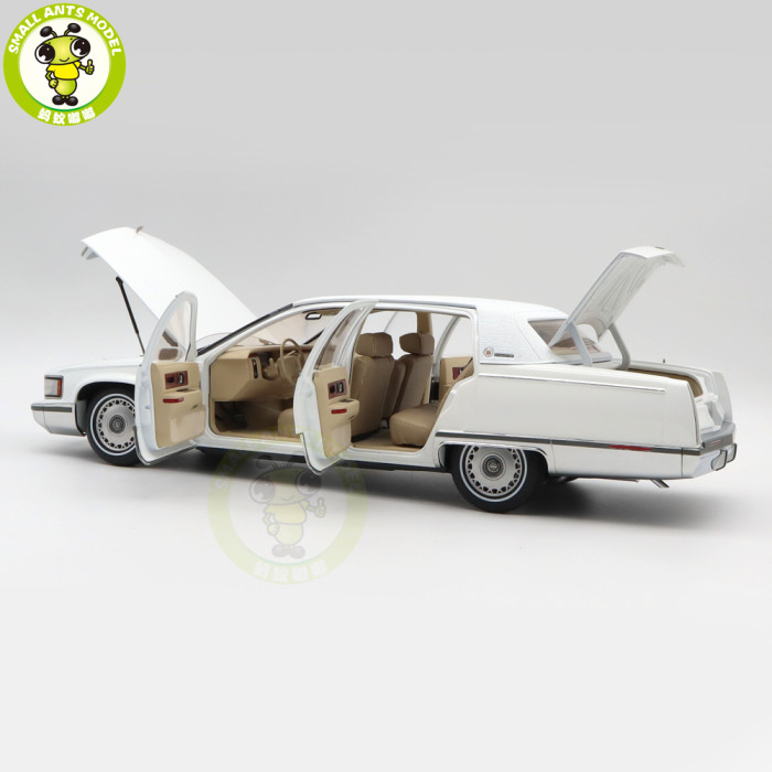 1/18 US GM Cadillac Fleetwood Diecast Model Toy Car Gifts For Friends Family