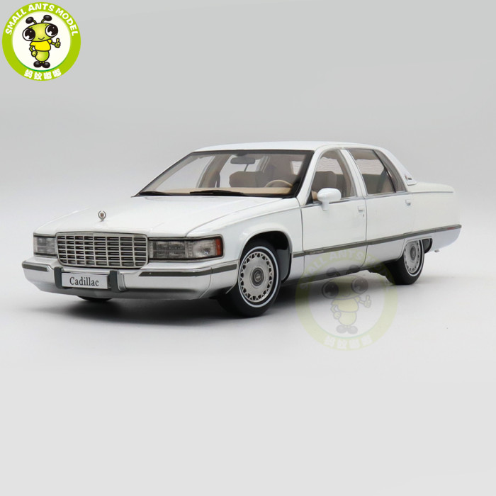 1/18 US GM Cadillac Fleetwood Diecast Model Toy Car Gifts For Friends Family
