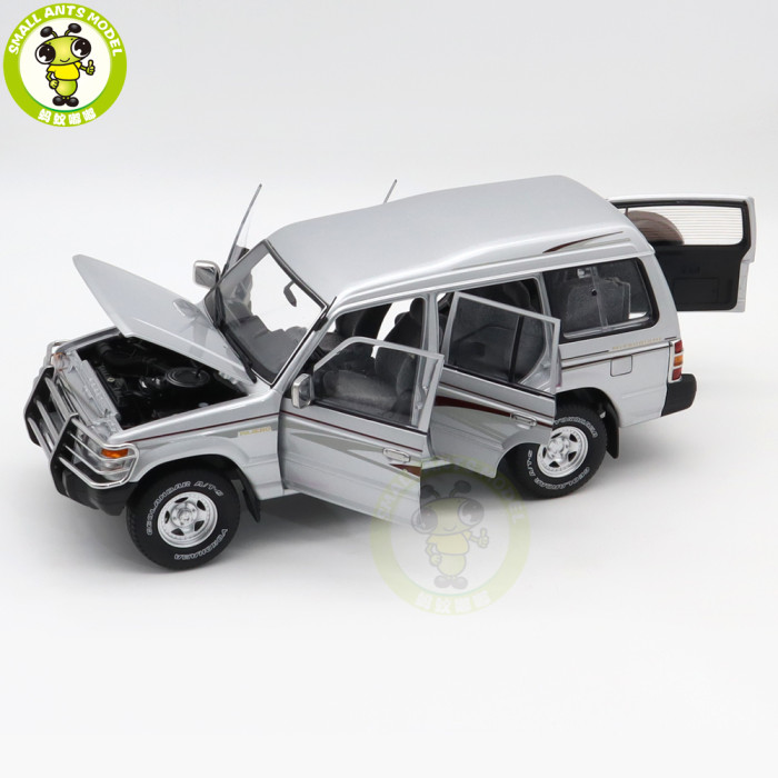 1/18 Sunyork Mitsubishi PAJERO V31 Diecast Model Toy Car Boys Girls Gifts