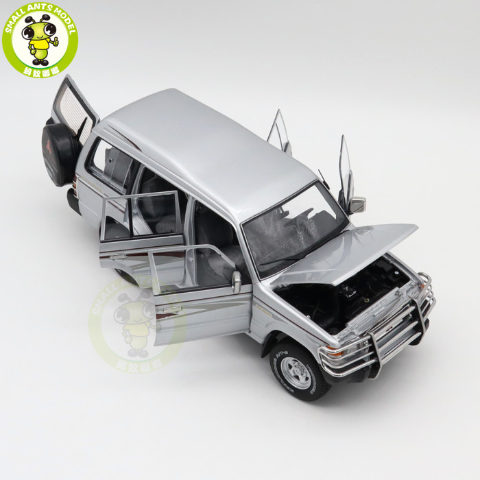 1/18 Sunyork Mitsubishi PAJERO V31 Diecast Model Toy Car Boys Girls Gifts