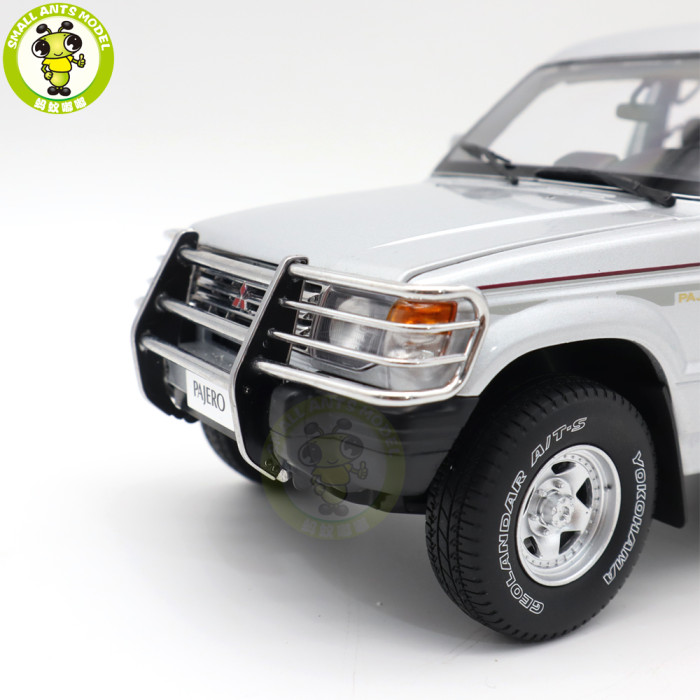 1/18 Sunyork Mitsubishi PAJERO V31 Diecast Model Toy Car Boys Girls Gifts