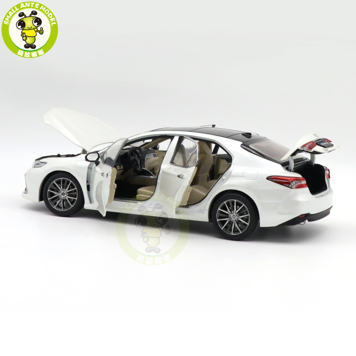 1/18 Toyota Camry 2021 Diecast Model Toy Car Boys Girls Gifts
